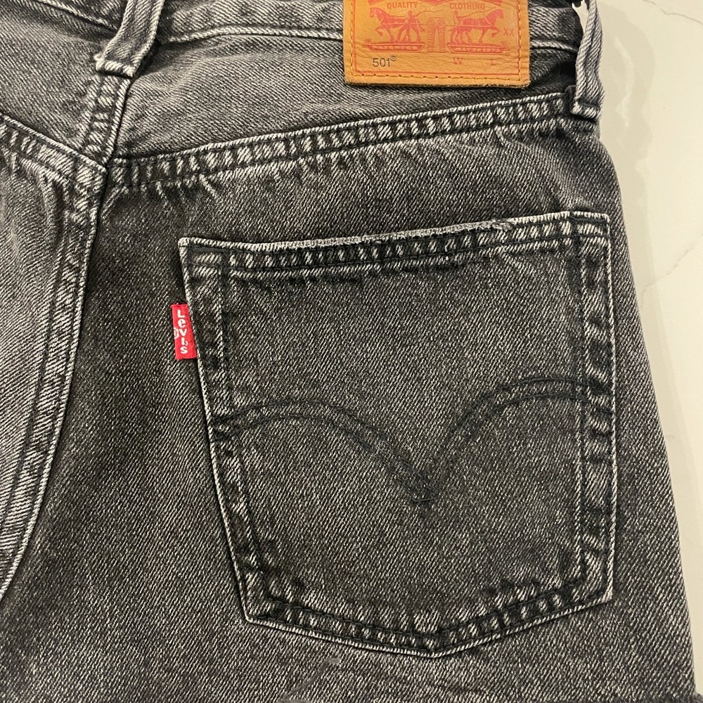 Levi’s acid black wash shorts